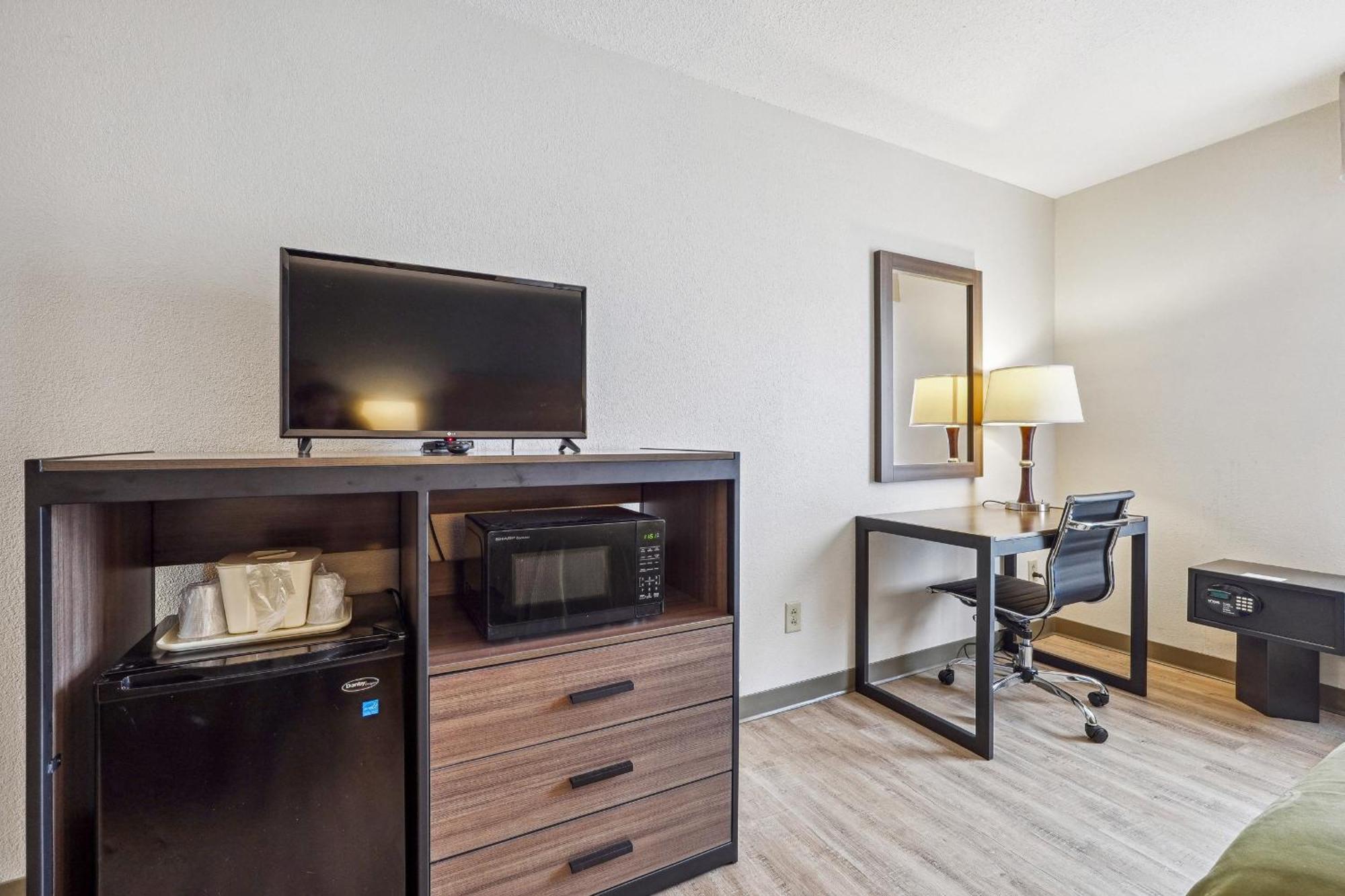 Quality Inn & Suites Dawsonville Bagian luar foto