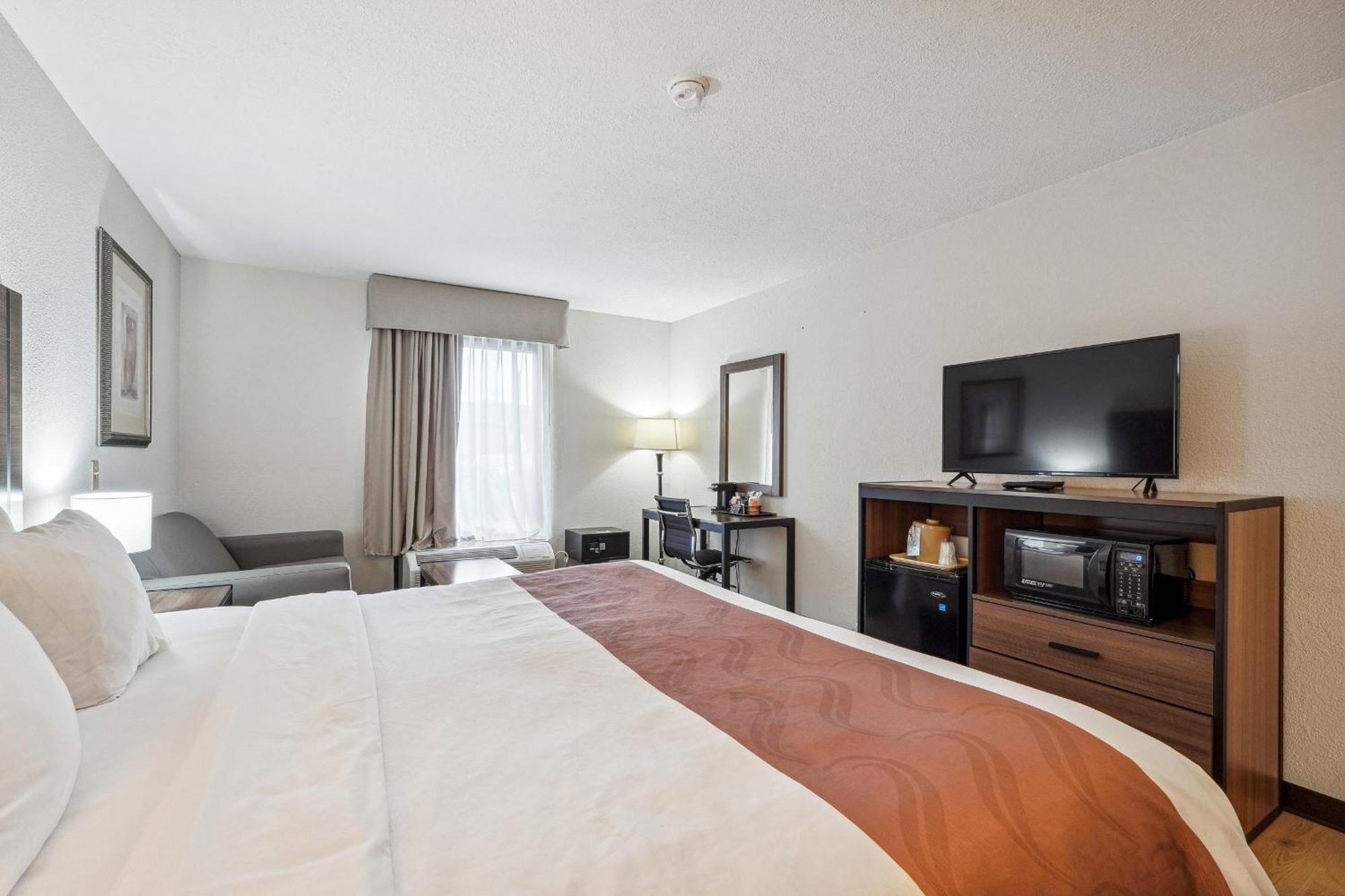 Quality Inn & Suites Dawsonville Bagian luar foto