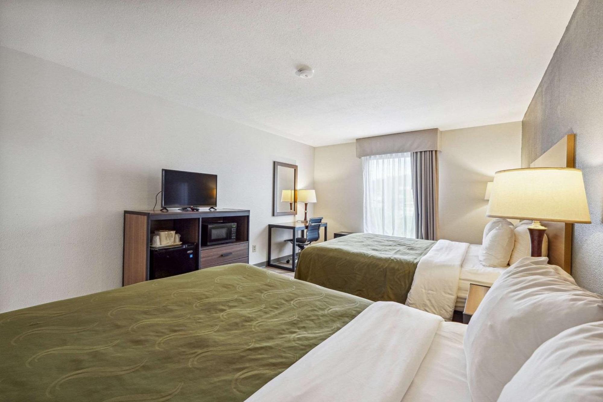 Quality Inn & Suites Dawsonville Bagian luar foto