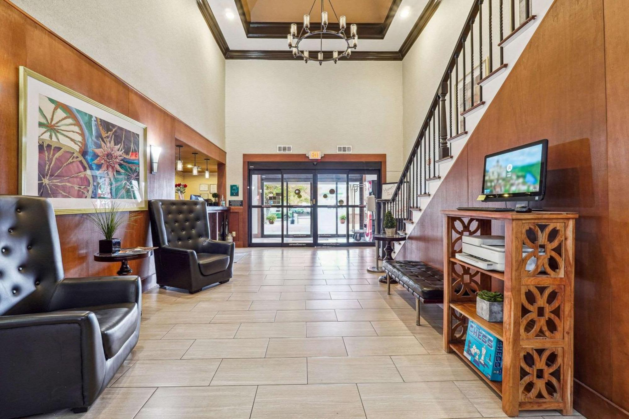 Quality Inn & Suites Dawsonville Bagian luar foto