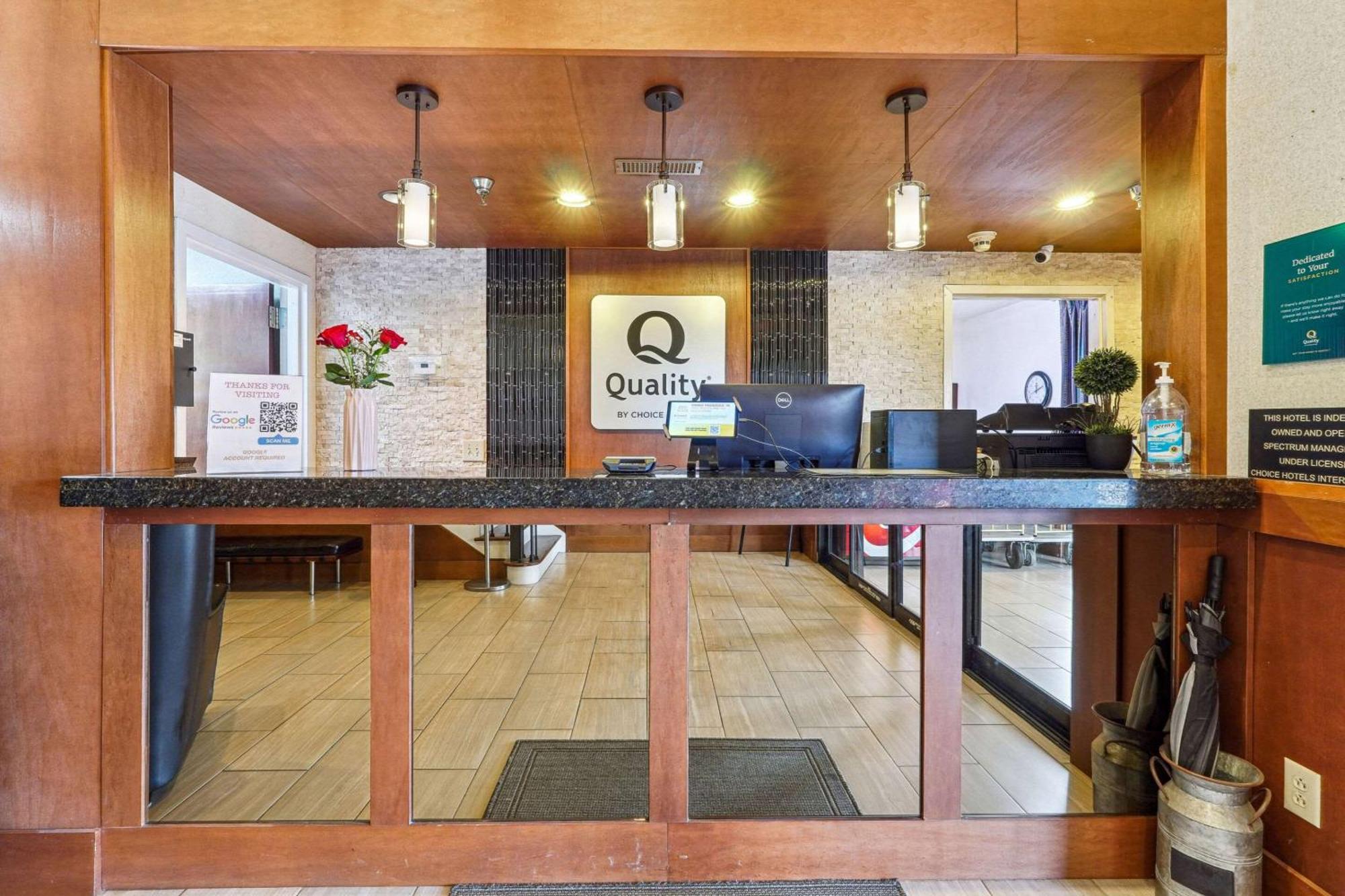 Quality Inn & Suites Dawsonville Bagian luar foto